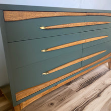 Load image into Gallery viewer, Mid Century Kroehler Dresser