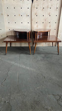 Load image into Gallery viewer, Large Vintage End Table Set