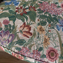 Load image into Gallery viewer, Floral Wood Frame Chair