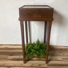 Load image into Gallery viewer, Wooden Display Case