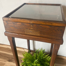 Load image into Gallery viewer, Wooden Display Case