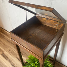 Load image into Gallery viewer, Wooden Display Case