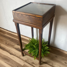 Load image into Gallery viewer, Wooden Display Case