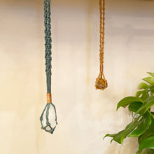 Load image into Gallery viewer, Macrame Crystal Holder
