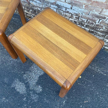 Load image into Gallery viewer, Lane End Table Set