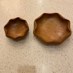Wooden Scalloped Bowl Set