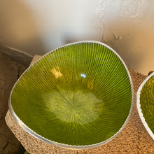 Load image into Gallery viewer, Green &amp; Silver Bowl Set
