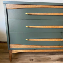 Load image into Gallery viewer, Mid Century Kroehler Dresser

