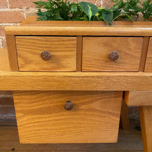 Load image into Gallery viewer, Oak Cobbler&#39;s Bench
