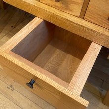 Load image into Gallery viewer, Oak Cobbler&#39;s Bench
