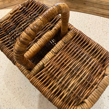 Load image into Gallery viewer, Picnic Basket with Handle
