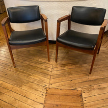 Load image into Gallery viewer, Mid Century Black Vinyl Chair Set
