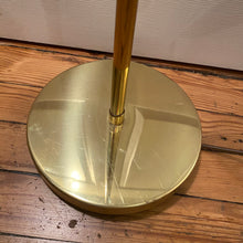 Load image into Gallery viewer, Brass Shell Lamp
