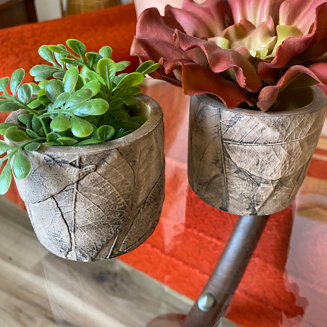 Small Leaf Embossed Planter