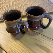Load image into Gallery viewer, Vintage Brown Mug Set
