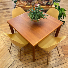 Load image into Gallery viewer, Vintage Shell Dining Chair Set
