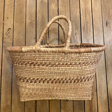 Load image into Gallery viewer, Woven Tote Basket
