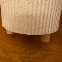 Load image into Gallery viewer, The Queen Anne&#39;s Pot
